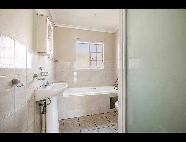3 BEDROOM TOWNHOUSE FOR SALE IN SUNDOWNER